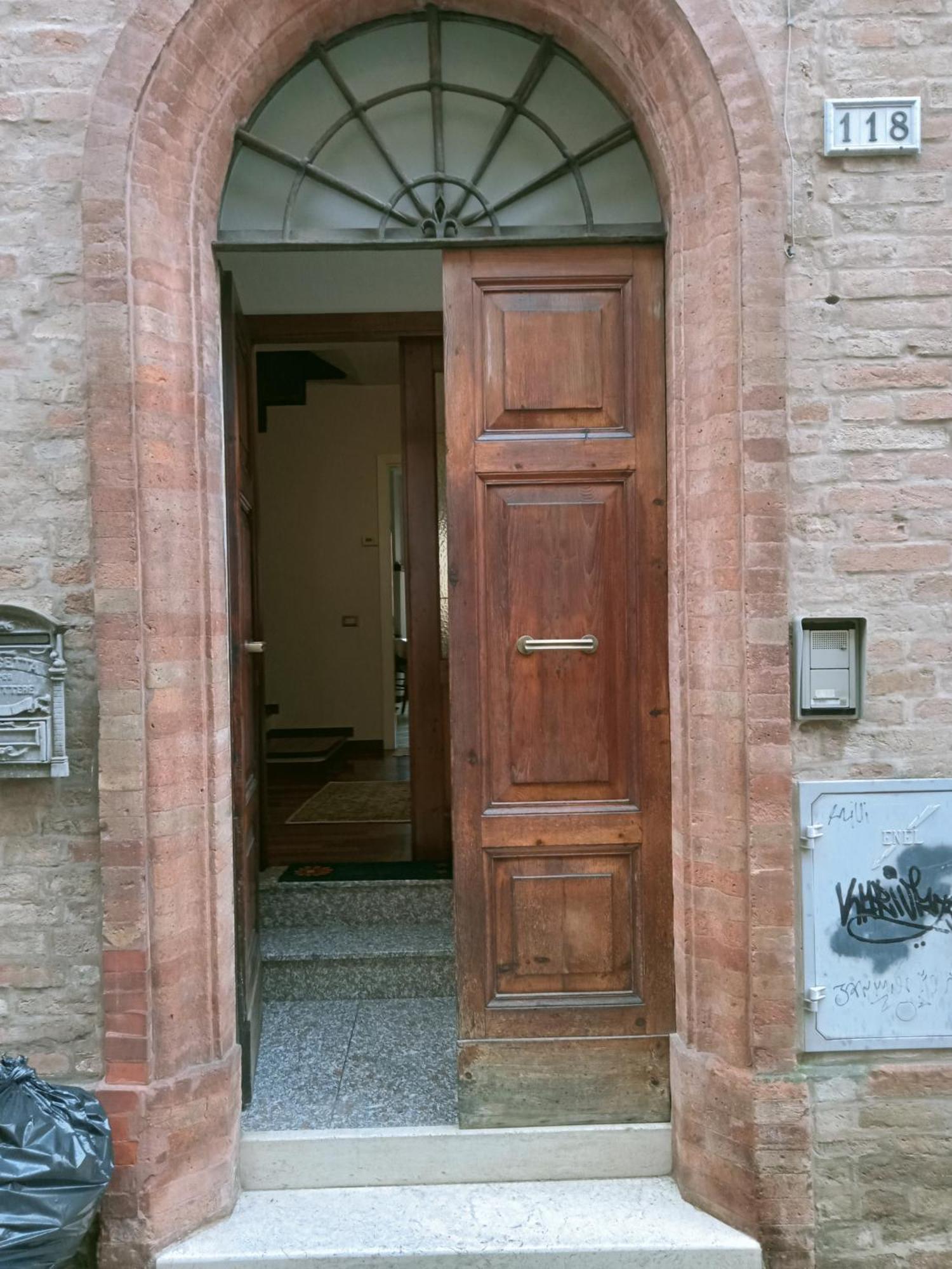 Camere Via Crispi Centro Storico Macerata Luaran gambar