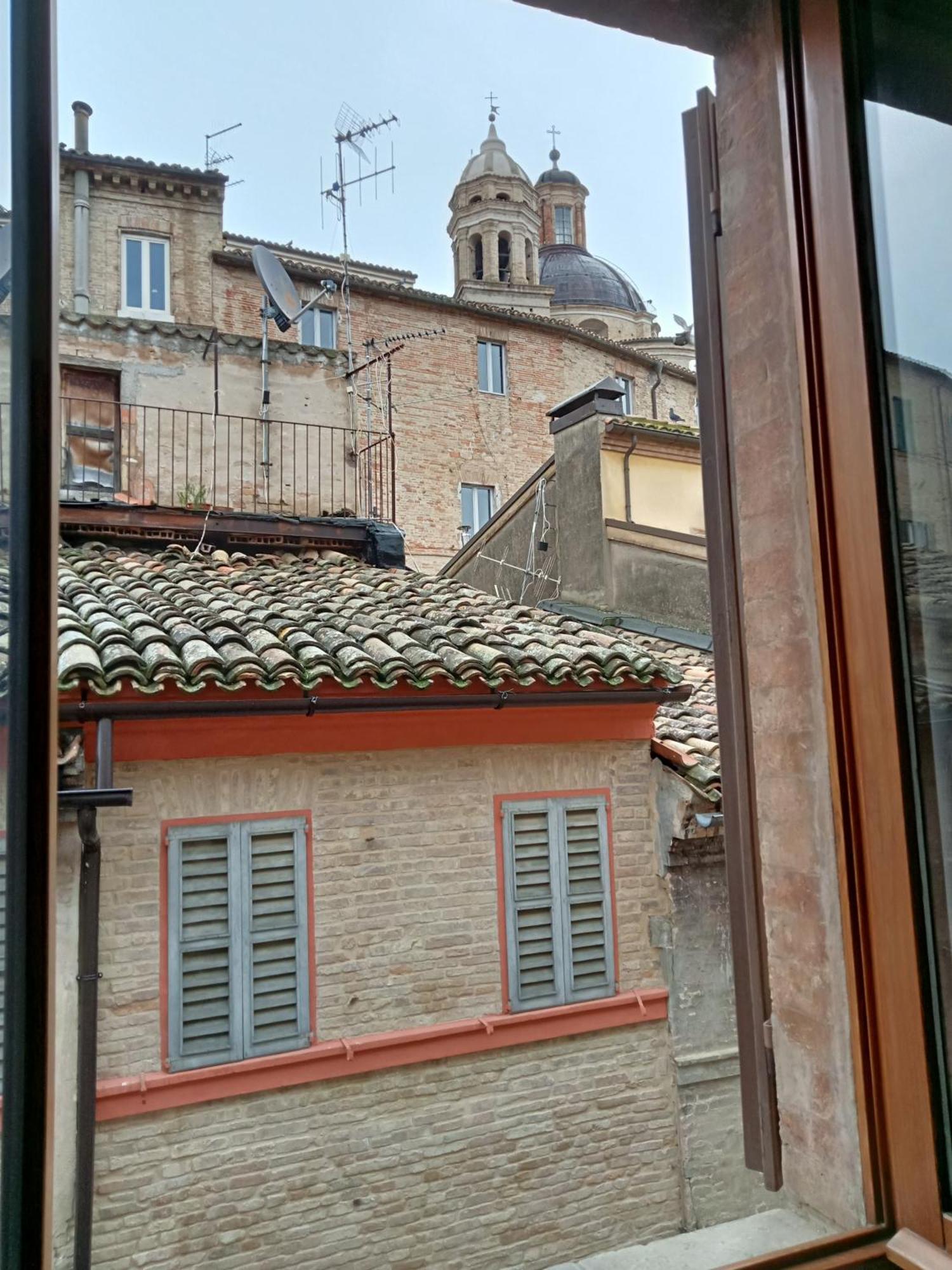 Camere Via Crispi Centro Storico Macerata Luaran gambar